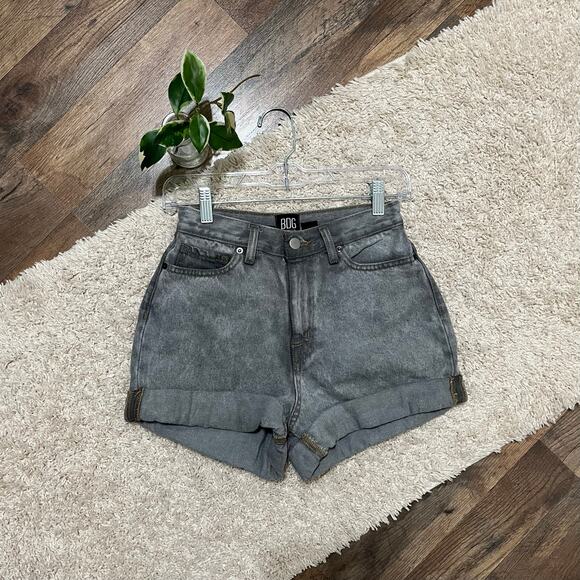 Urban Outfitters BDG 25 Retro Edgy Gray Stone Wash Cuffed High Rise Mom Shorts - Picture 1 of 4